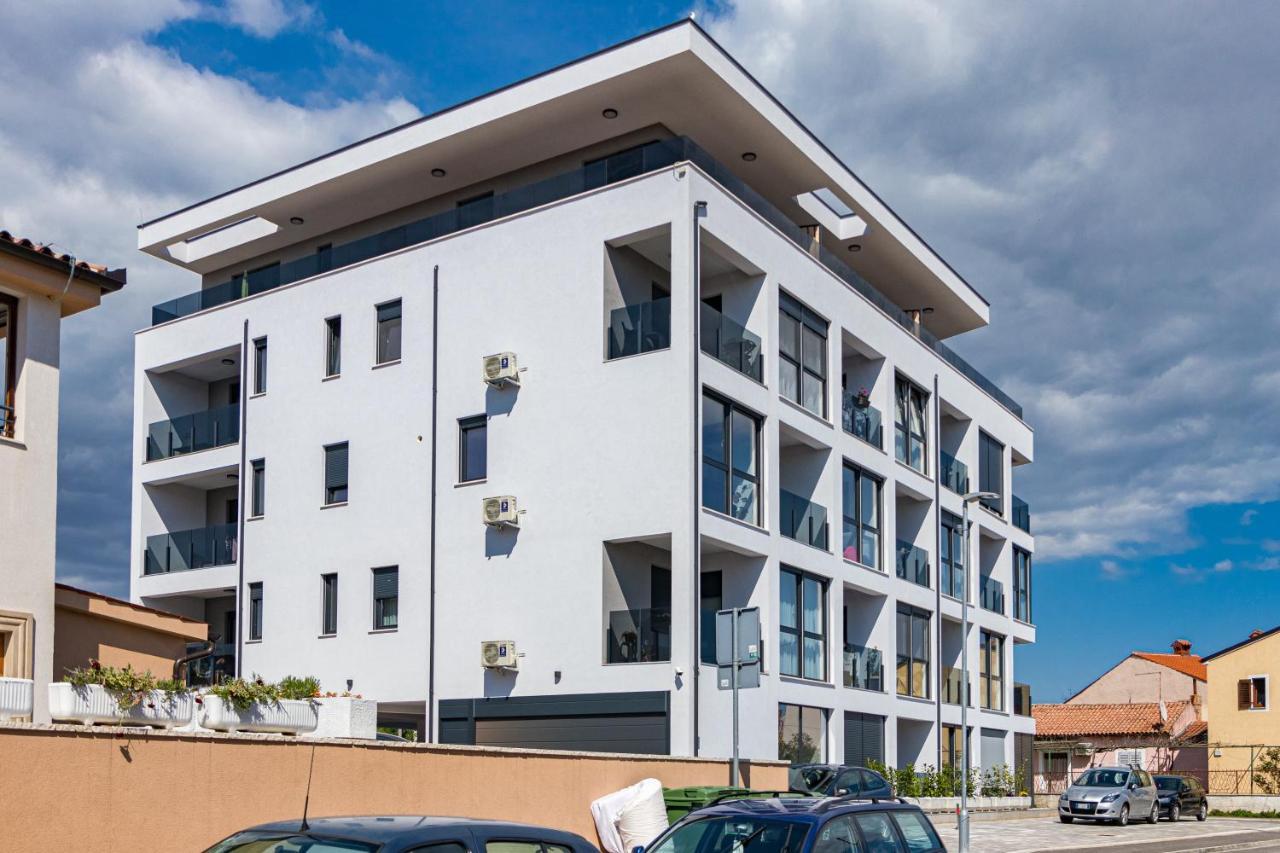 Apartment M****, New City Apartment + Parking Pula Eksteriør billede
